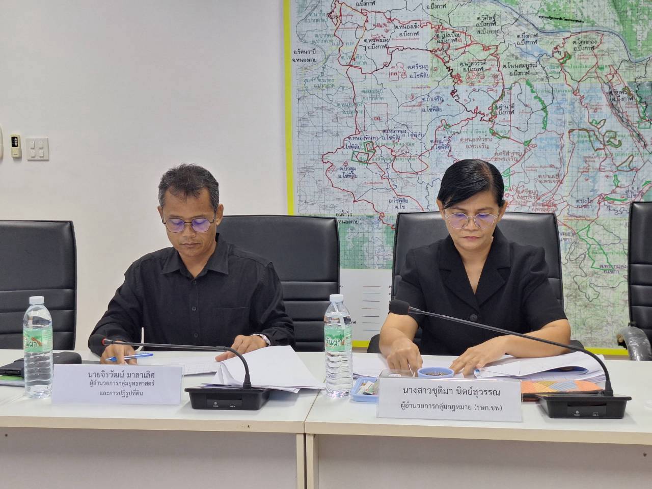 title - ผู้ตรวจราชการ ส.ป.ก. ลงพื้นที่จังหวัดบึงกาฬ ประชุมติดตามความก้าวหน้าผลการดำเนินงาน พร้อมตรวจเยี่ยมให้กำลังใจเกษตรกรต้นแบบผู้นำเกษตรกรรมยั่งยืนในเขตปฏิรูปที่ดิน 
